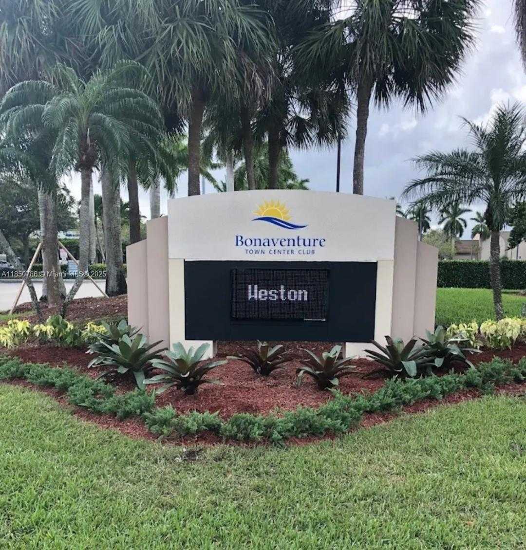 Small Image of 302 LAKEVIEW DR #102, Weston Number 26