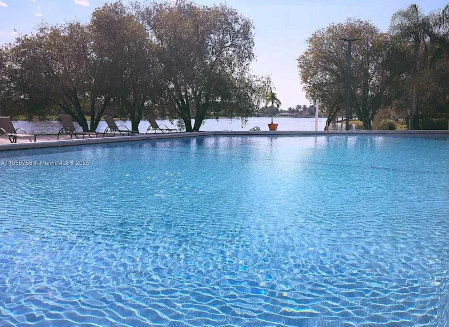 Small Image of 302 LAKEVIEW DR #102, Weston Number 30