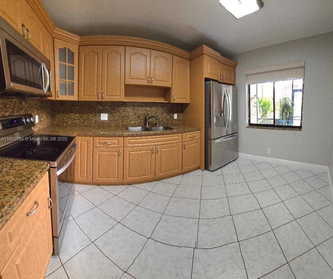 Small Image of 302 LAKEVIEW DR #102, Weston Number 35