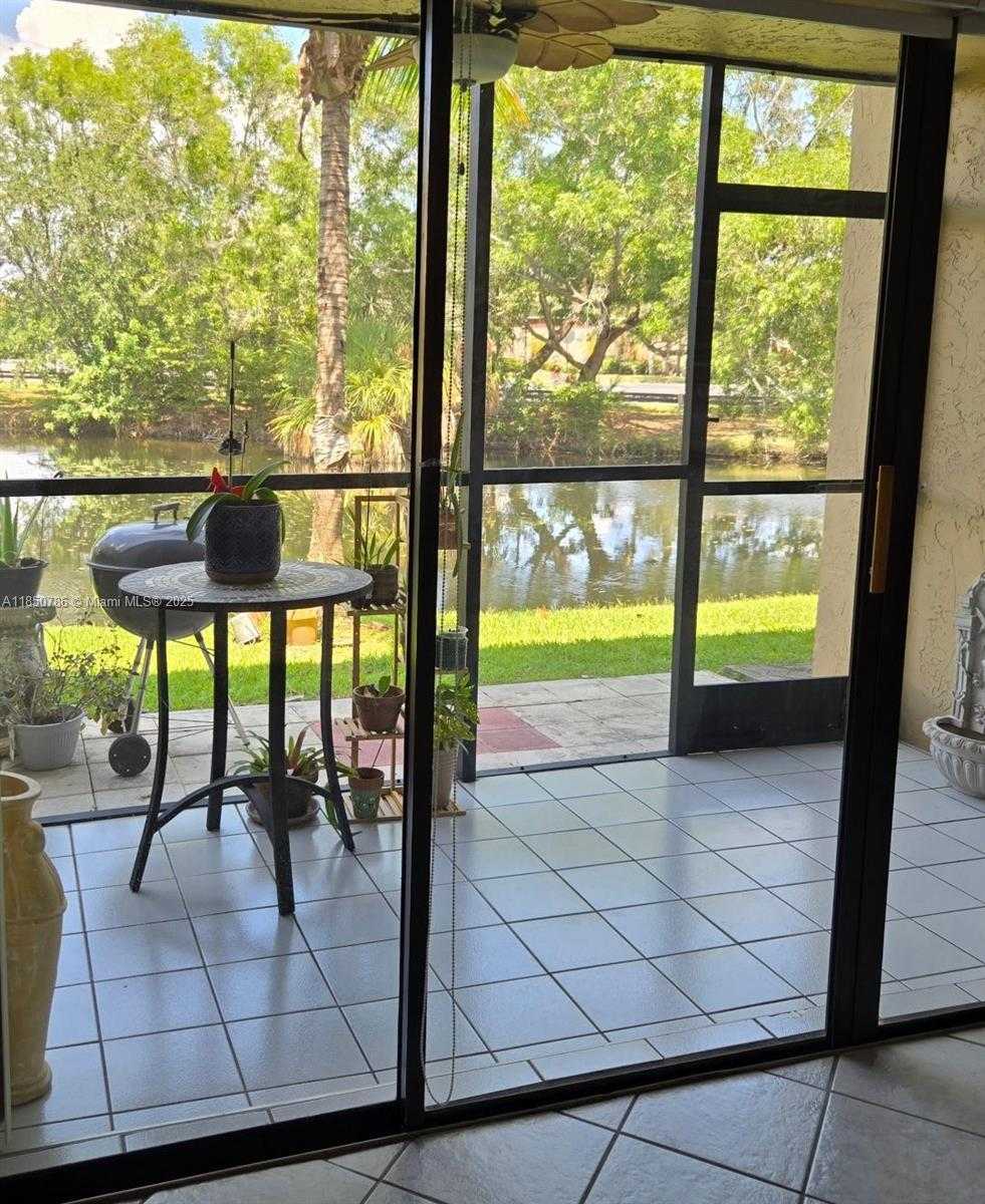 Small Image of 302 LAKEVIEW DR #102, Weston Number 39