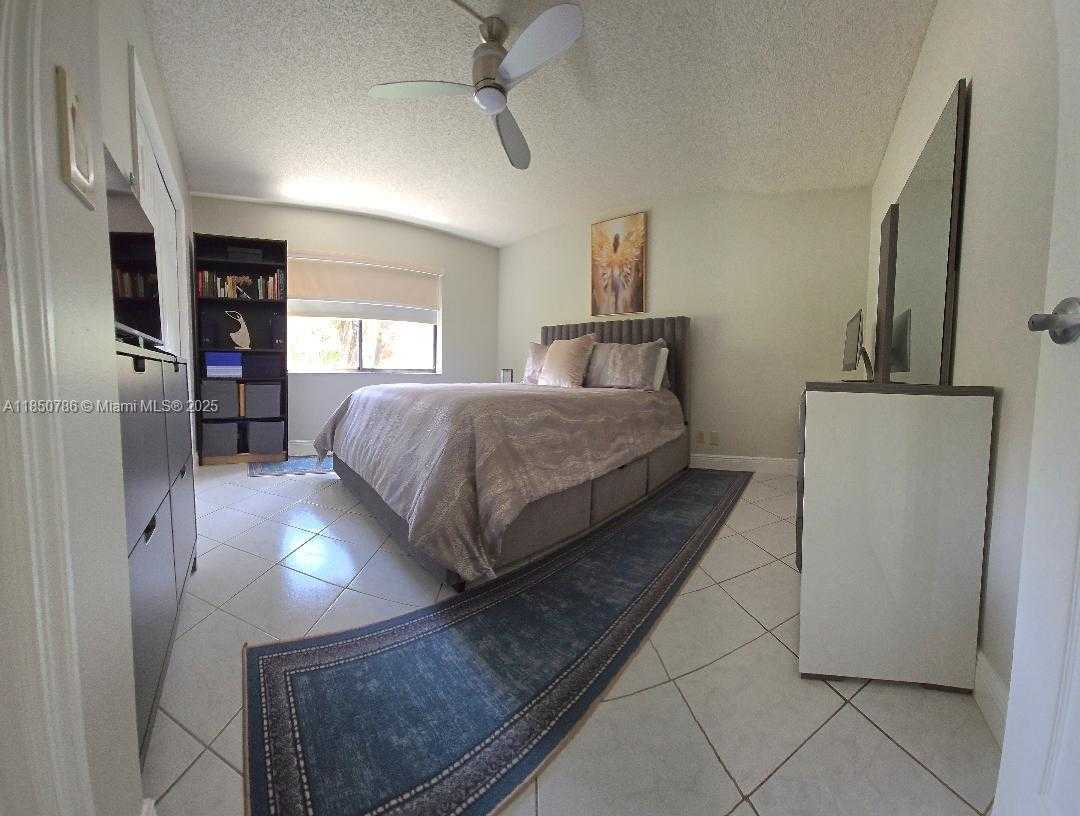 Small Image of 302 LAKEVIEW DR #102, Weston Number 51