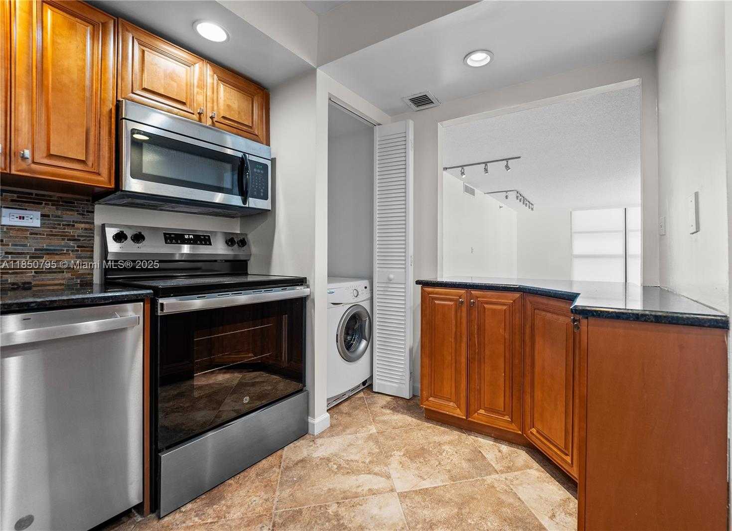 Small Image of 20225 NORTH EAST 34TH CT #413, Aventura Number 24