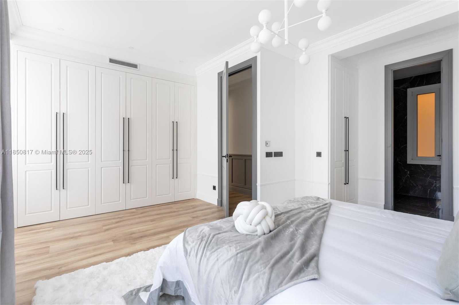 Small Image of 88 CALLE AYALA #2, Out of City Number 28