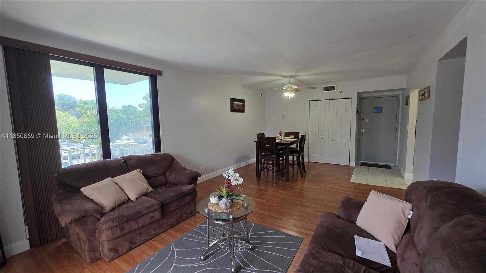Small Image of 901 HILLCREST DR #215, Hollywood Number 10