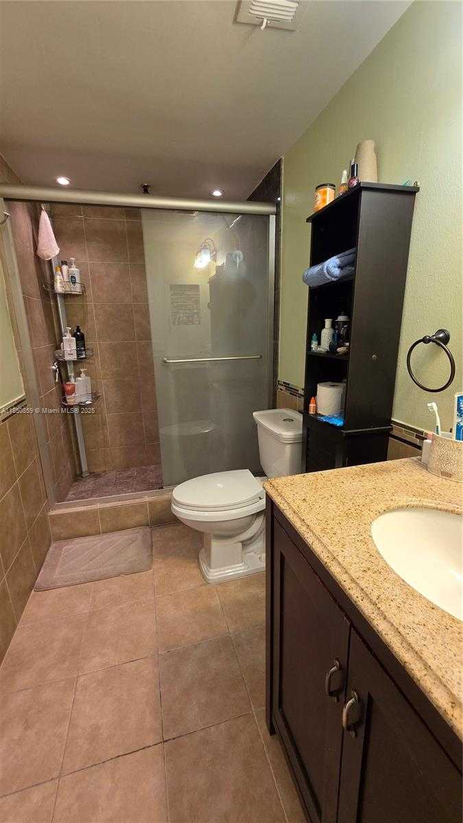 Small Image of 901 HILLCREST DR #215, Hollywood Number 27