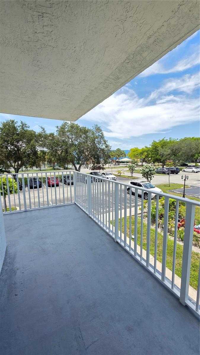 Small Image of 901 HILLCREST DR #215, Hollywood Number 32