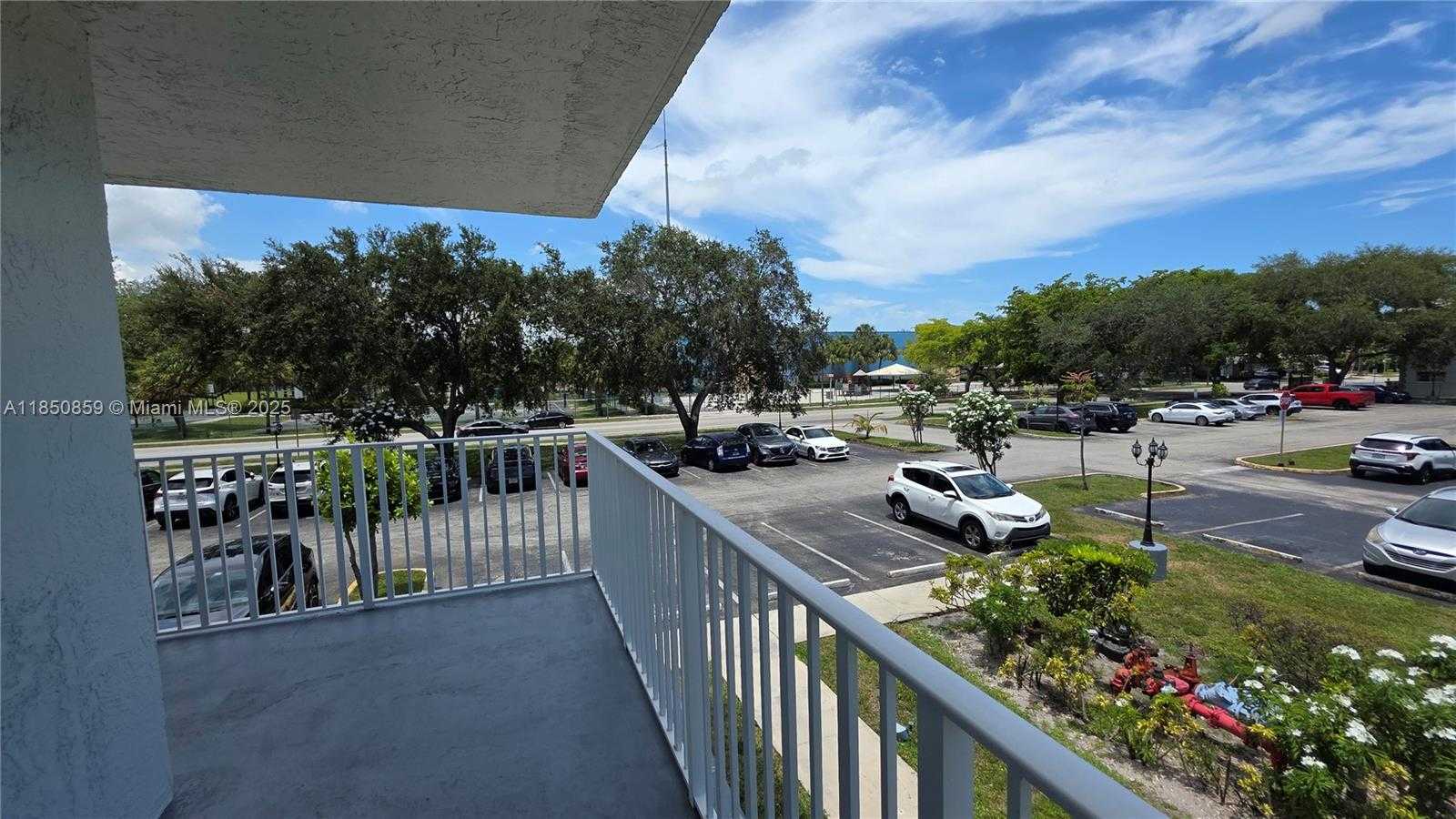Small Image of 901 HILLCREST DR #215, Hollywood Number 33