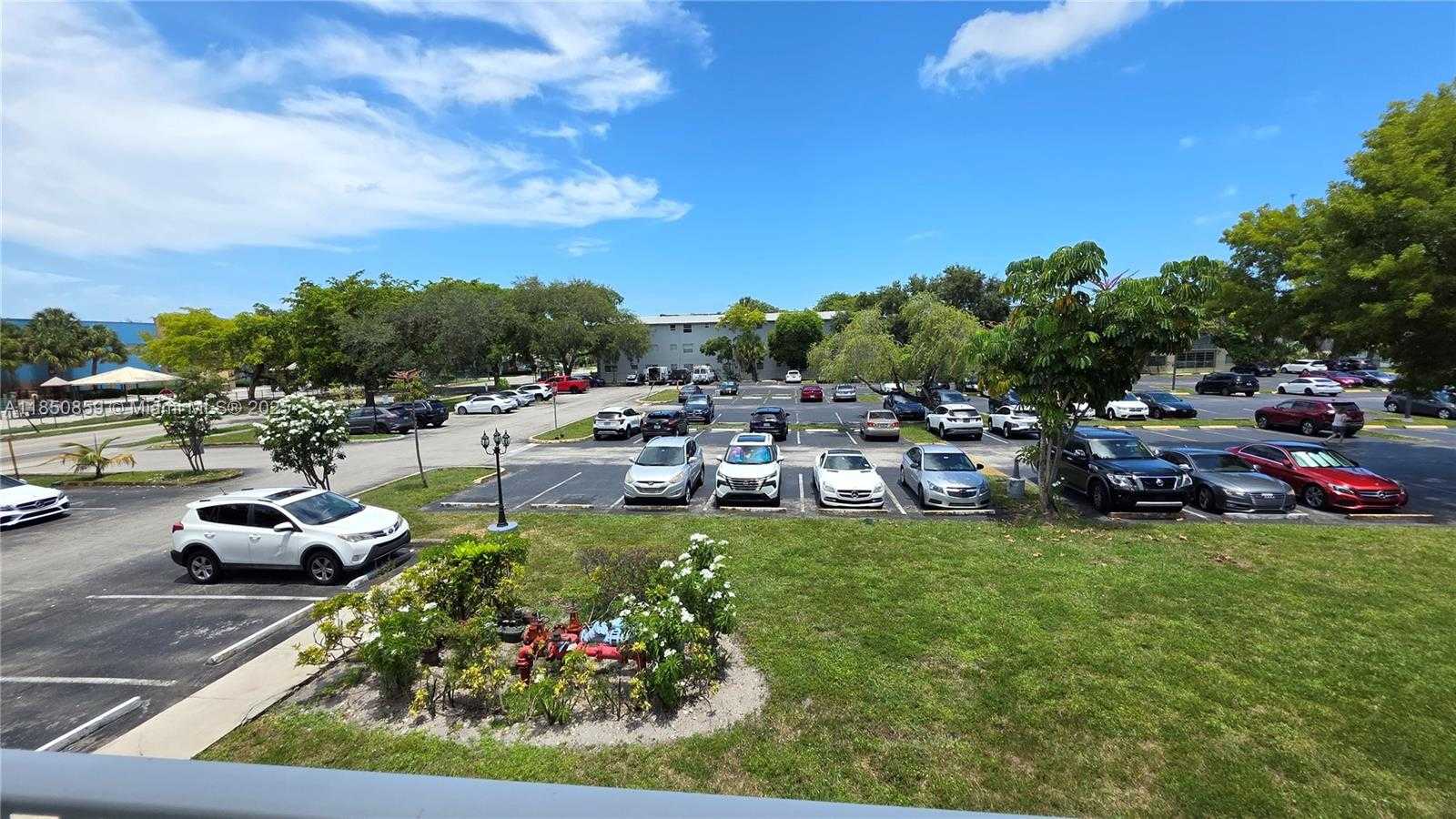 Small Image of 901 HILLCREST DR #215, Hollywood Number 34