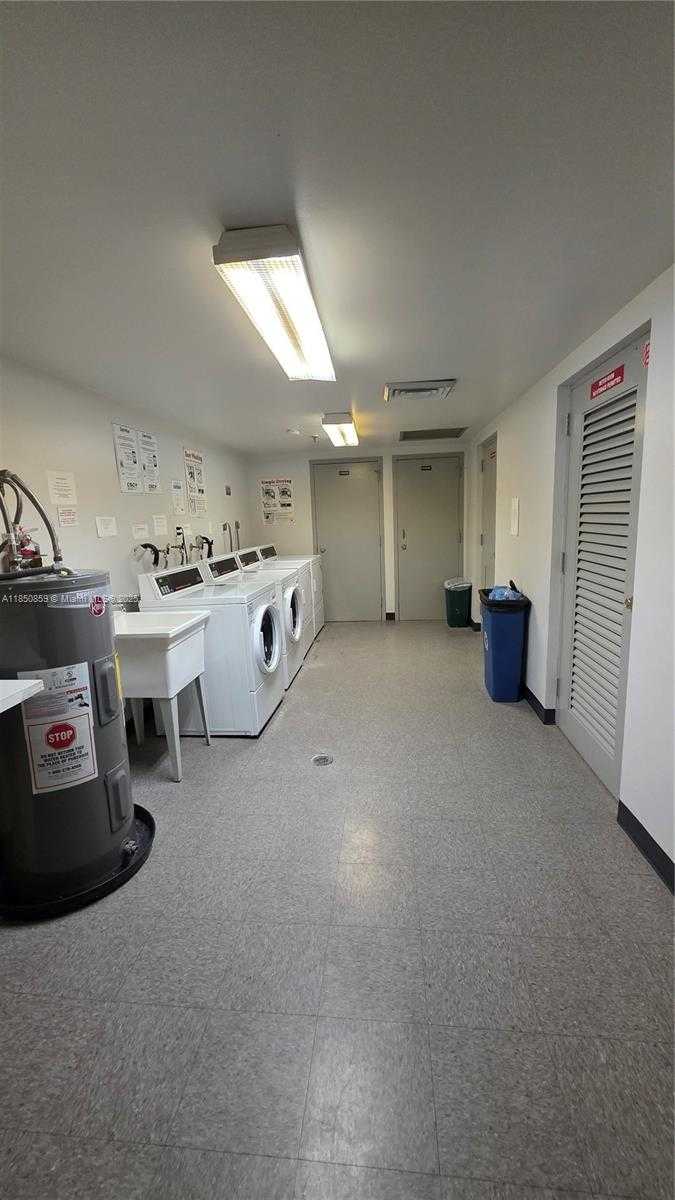 Small Image of 901 HILLCREST DR #215, Hollywood Number 40