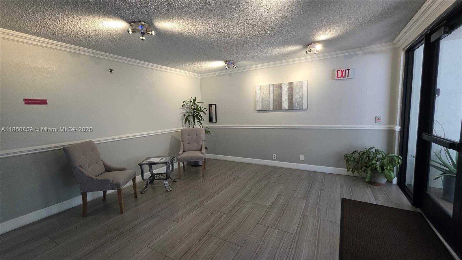 Small Image of 901 HILLCREST DR #215, Hollywood Number 5