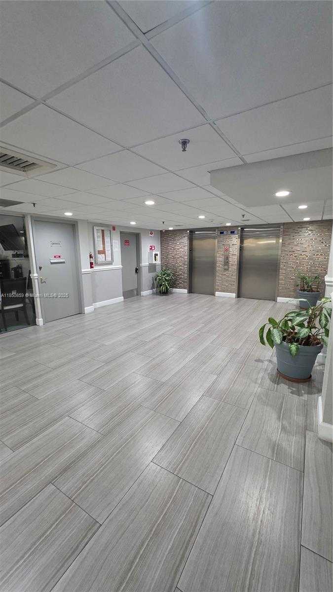 Small Image of 901 HILLCREST DR #215, Hollywood Number 6