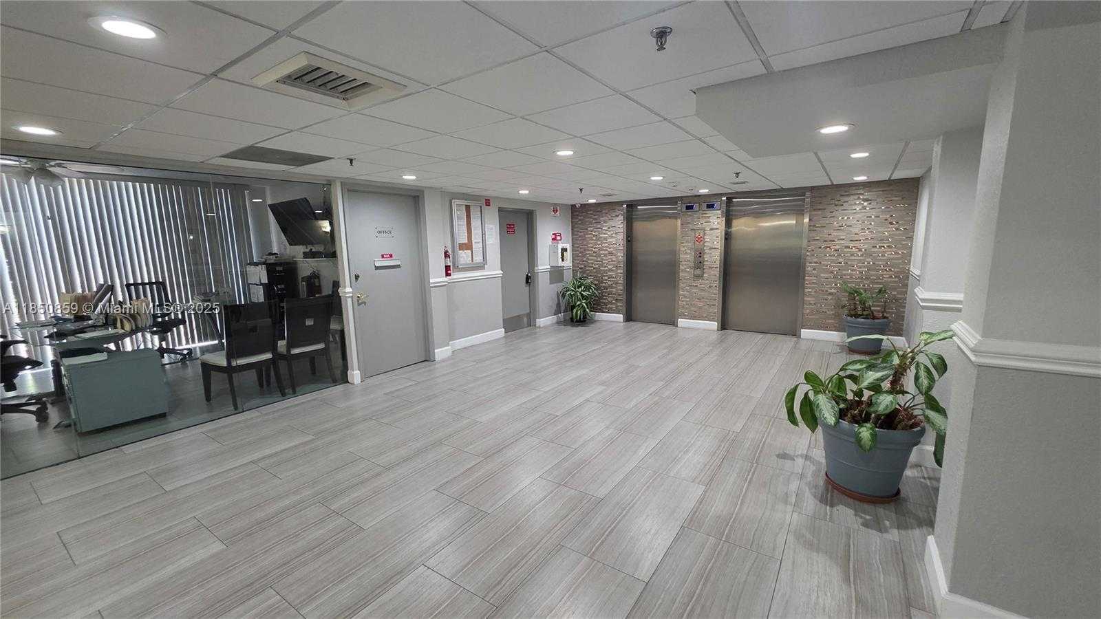 Small Image of 901 HILLCREST DR #215, Hollywood Number 7