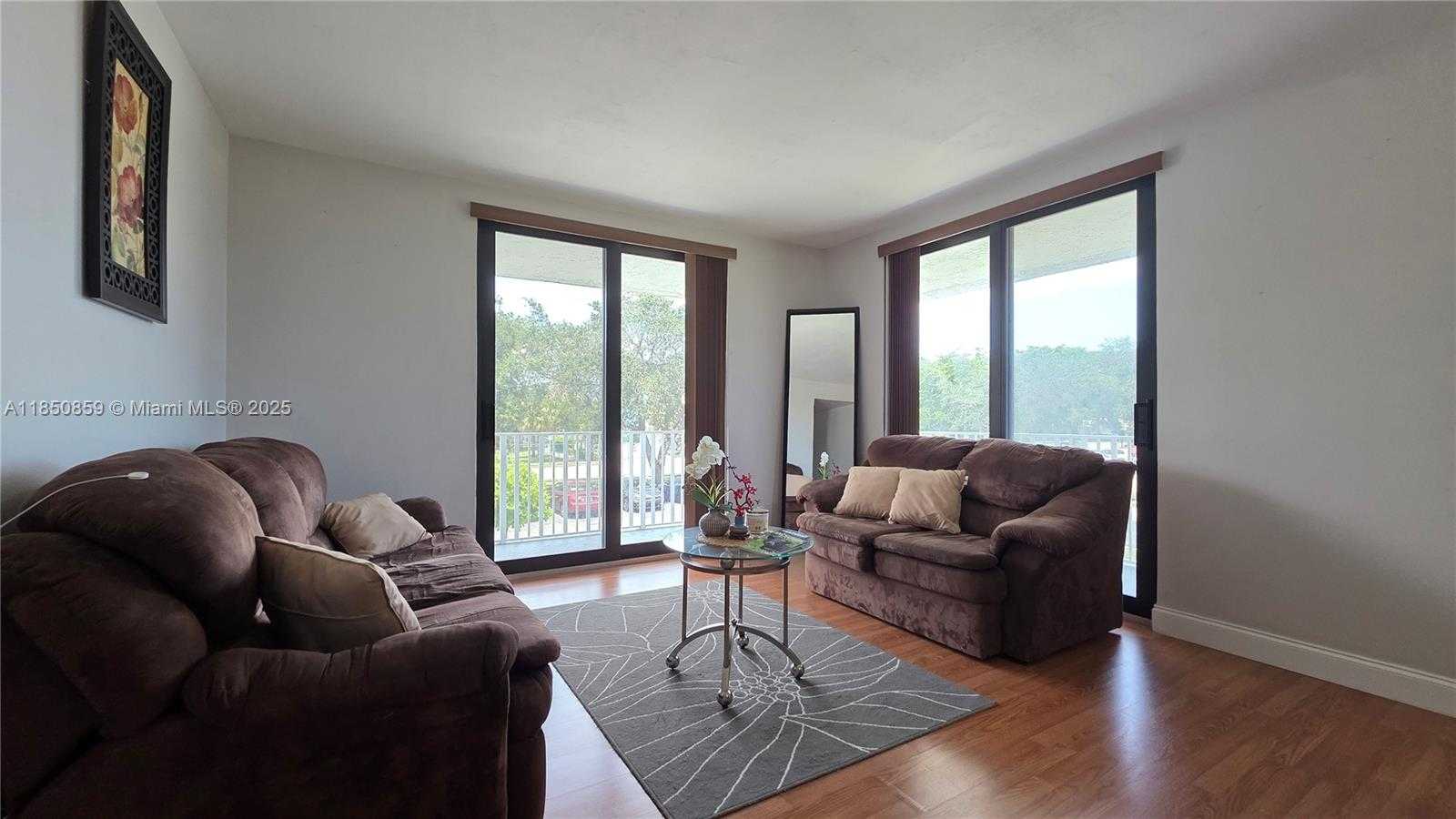 Small Image of 901 HILLCREST DR #215, Hollywood Number 9