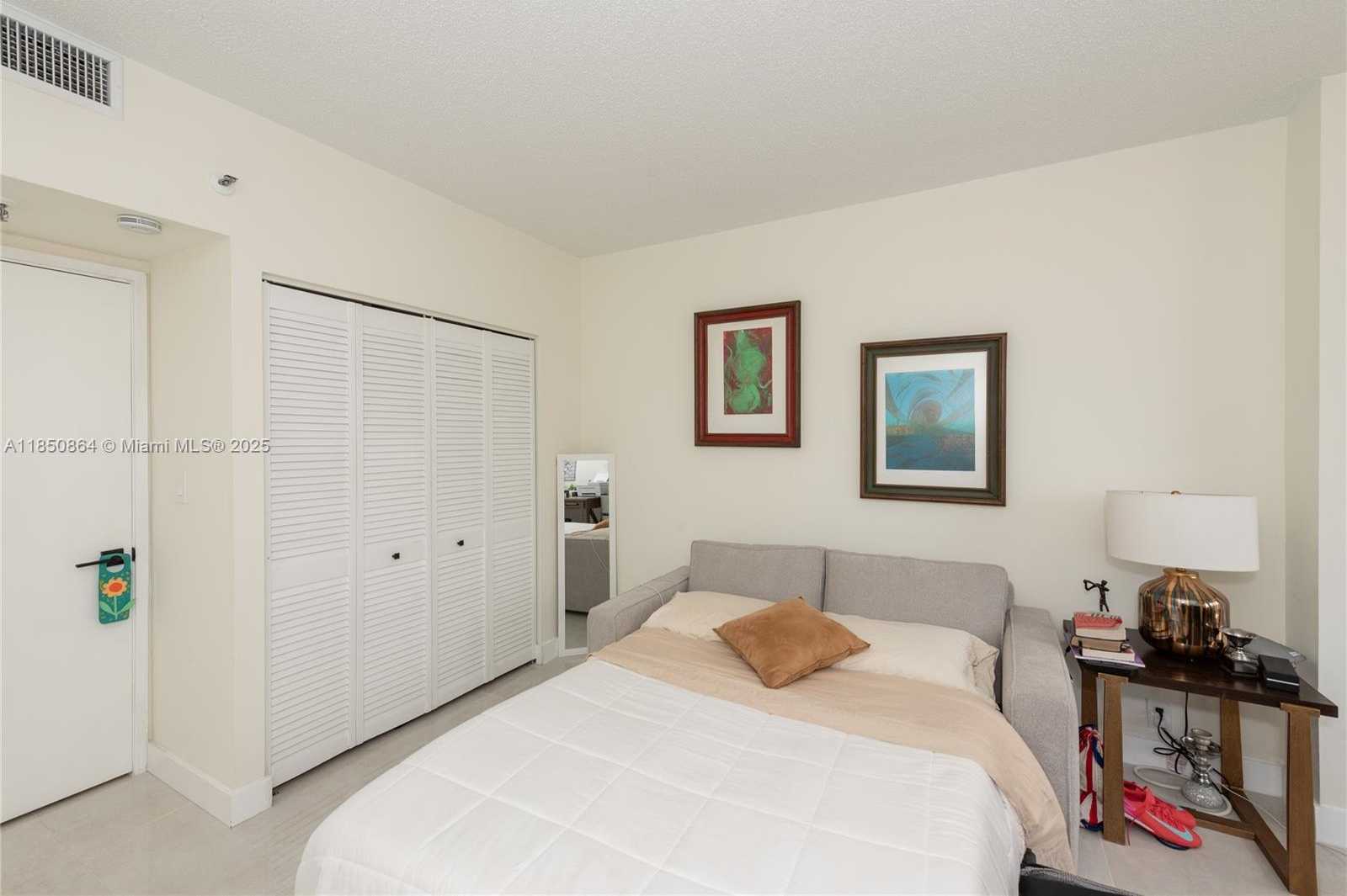 Small Image of 520 BRICKELL KEY DR #A1102, Miami Number 23