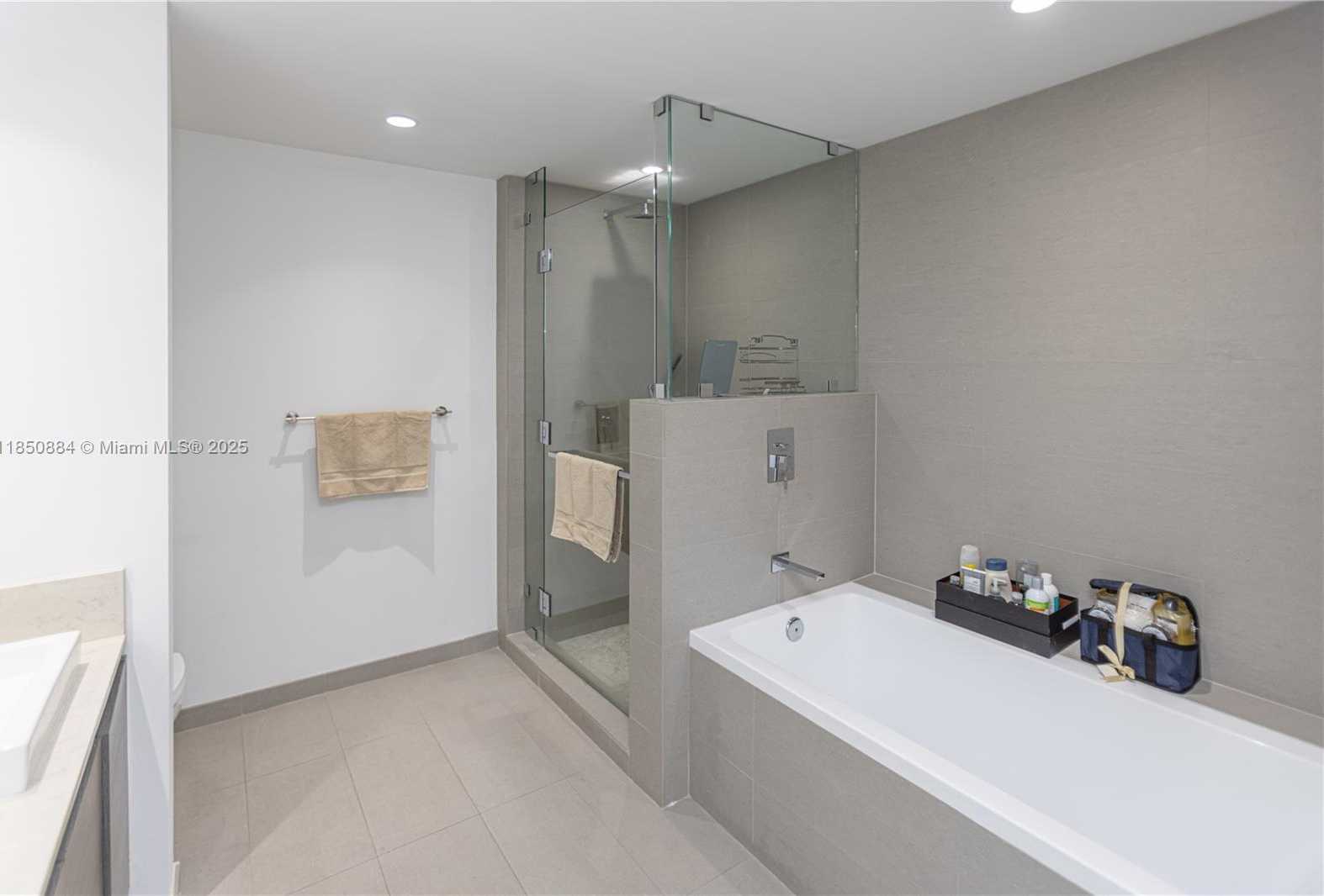 Small Image of 1080 BRICKELL #3906, Miami Number 11