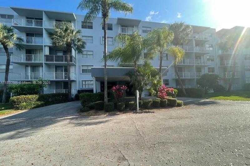Small Image of 500 EXECUTIVE CENTER DR #4A, West Palm Beach Number 28
