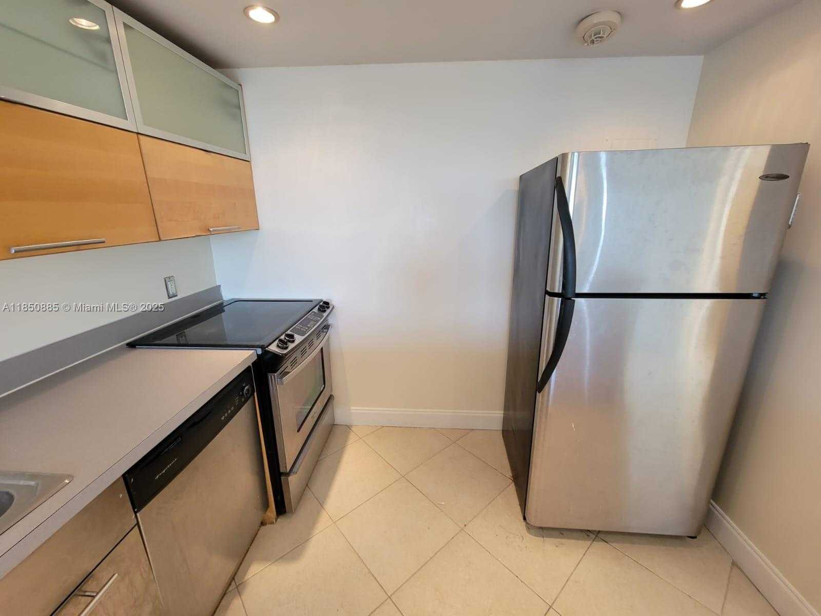 Small Image of 500 EXECUTIVE CENTER DR #4A, West Palm Beach Number 7