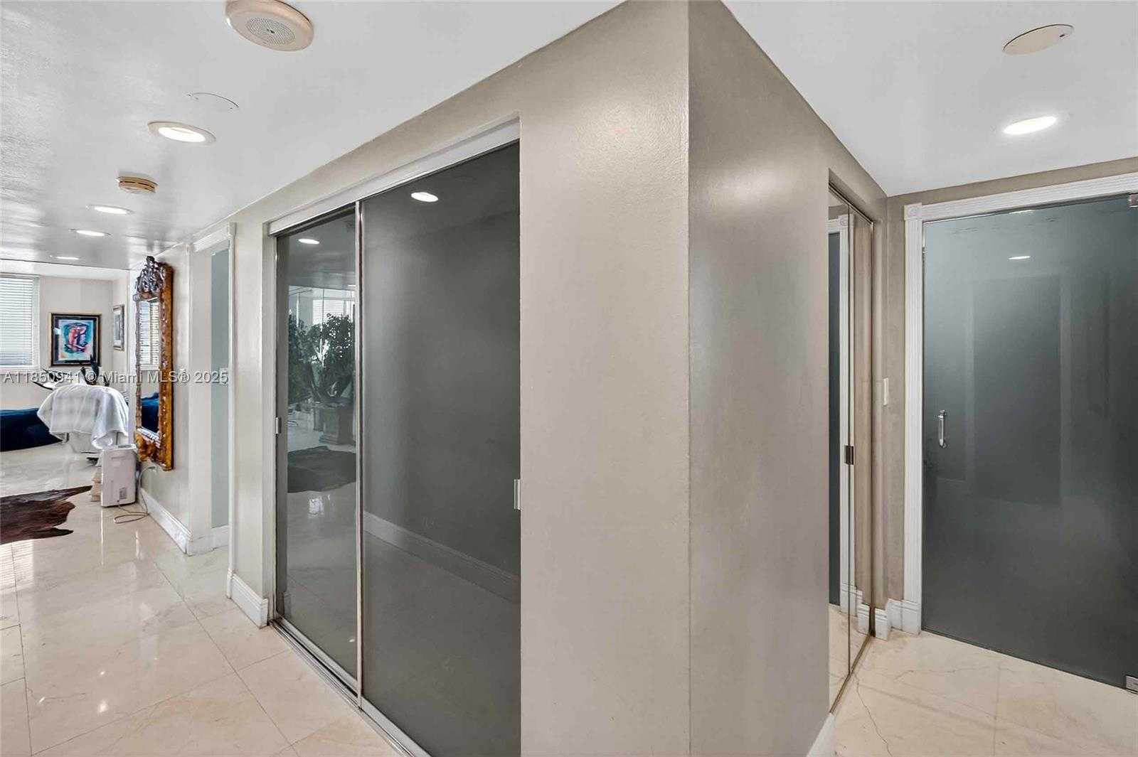 Small Image of 300 BAYVIEW DR #1616, Sunny Isles Beach Number 13