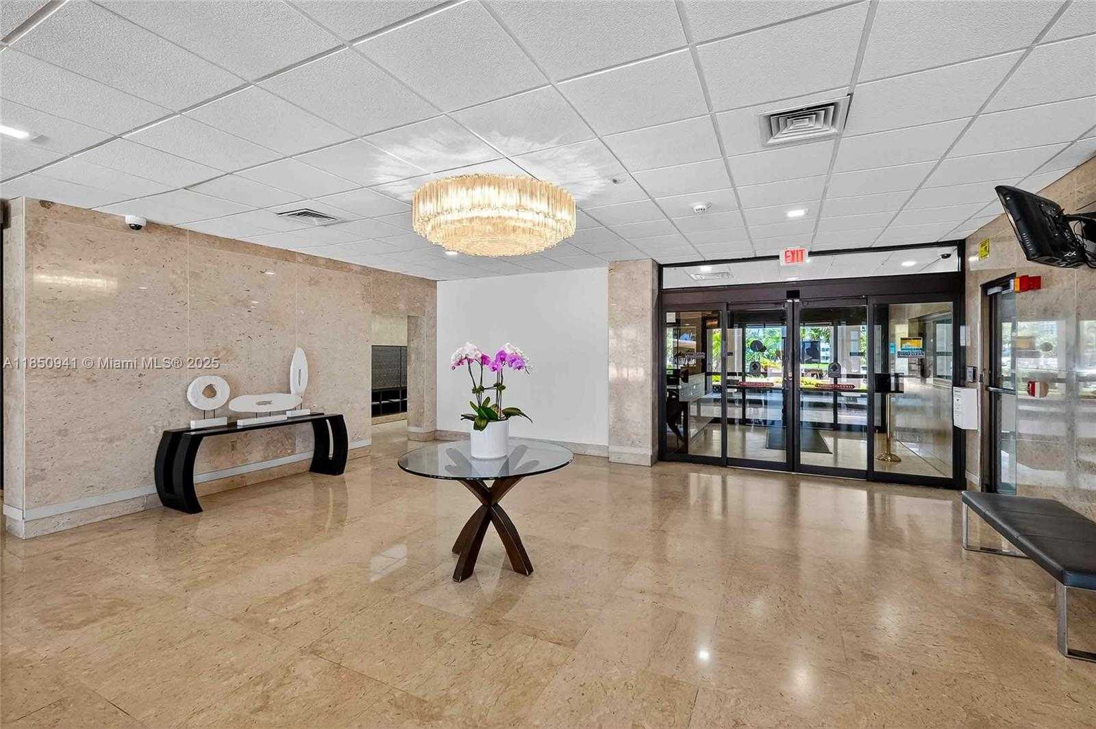 Small Image of 300 BAYVIEW DR #1616, Sunny Isles Beach Number 26