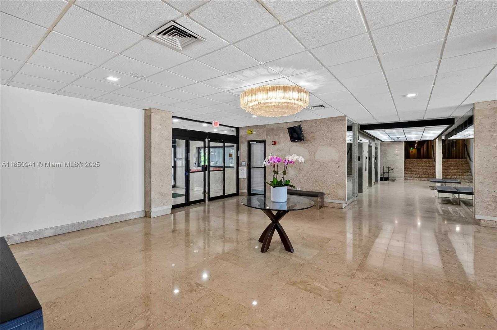 Small Image of 300 BAYVIEW DR #1616, Sunny Isles Beach Number 27