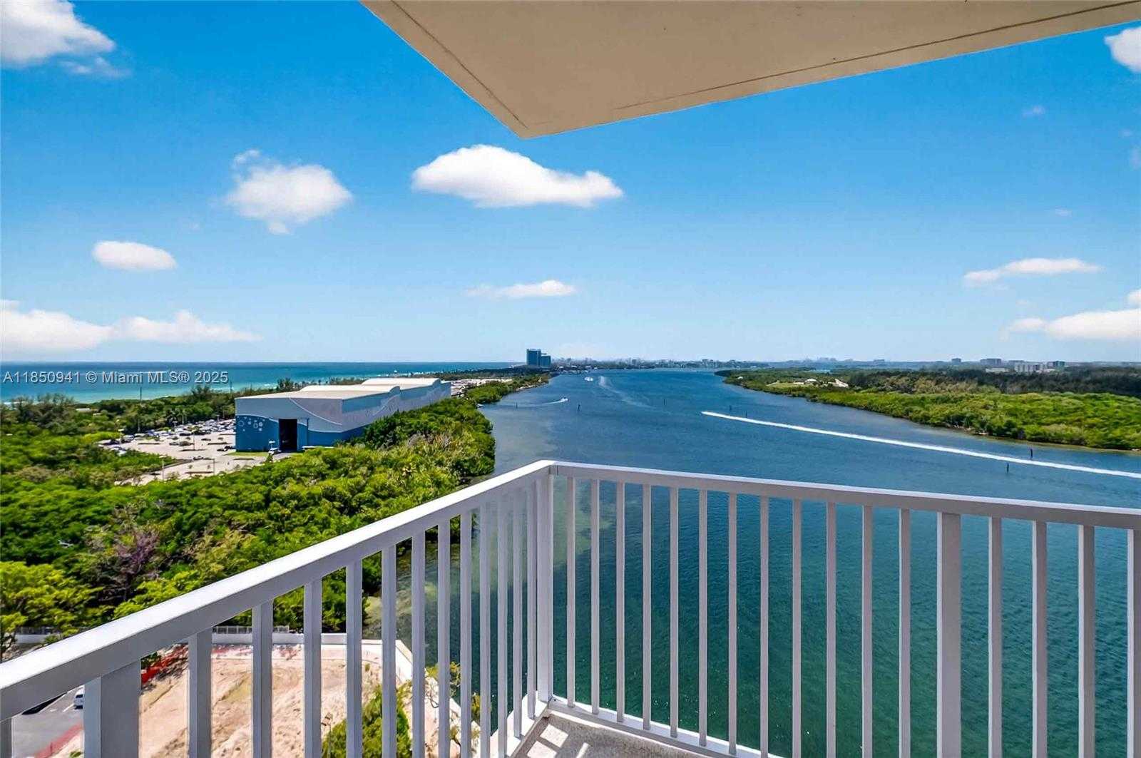 Small Image of 300 BAYVIEW DR #1616, Sunny Isles Beach Number 3