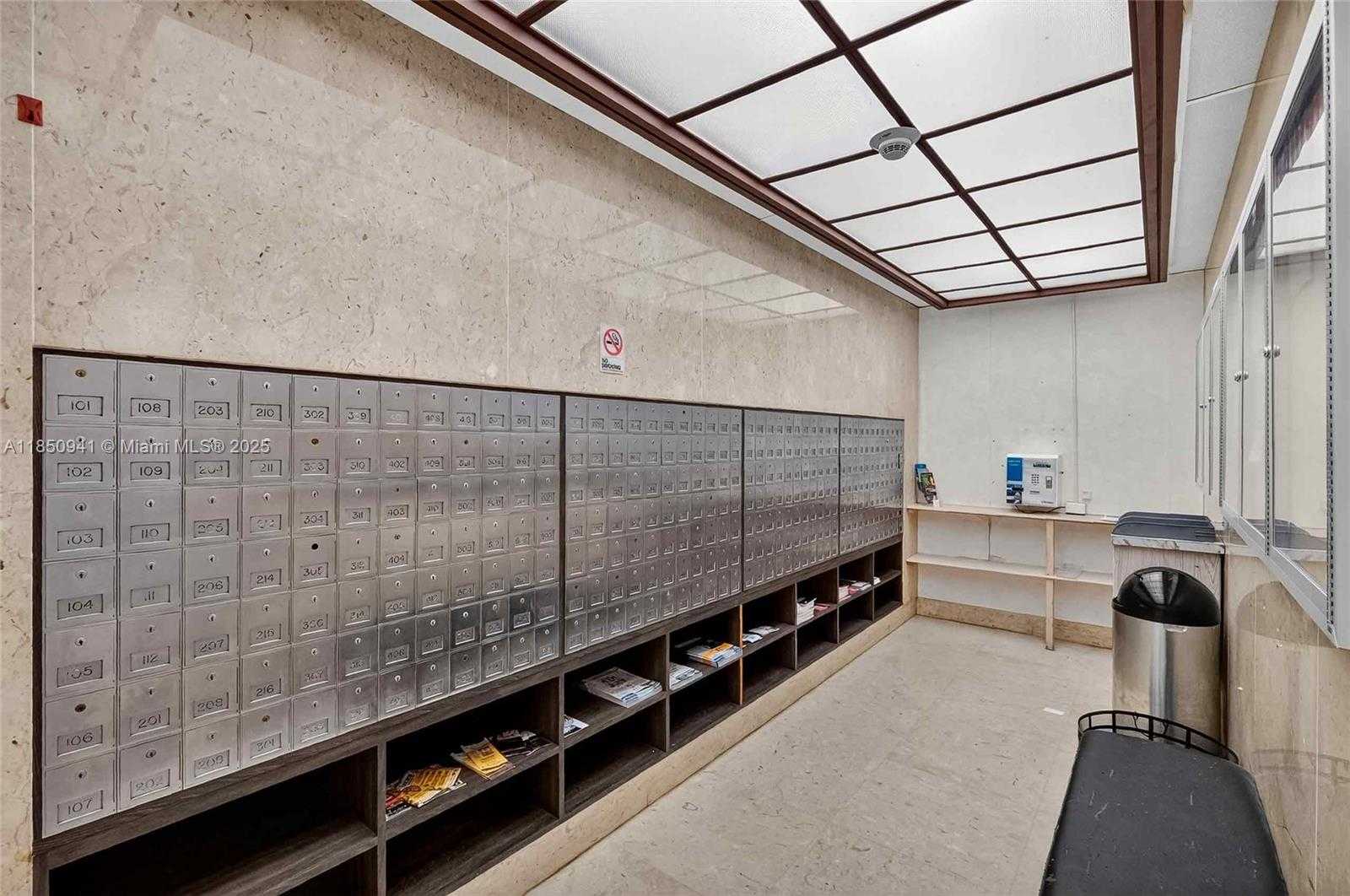 Small Image of 300 BAYVIEW DR #1616, Sunny Isles Beach Number 31