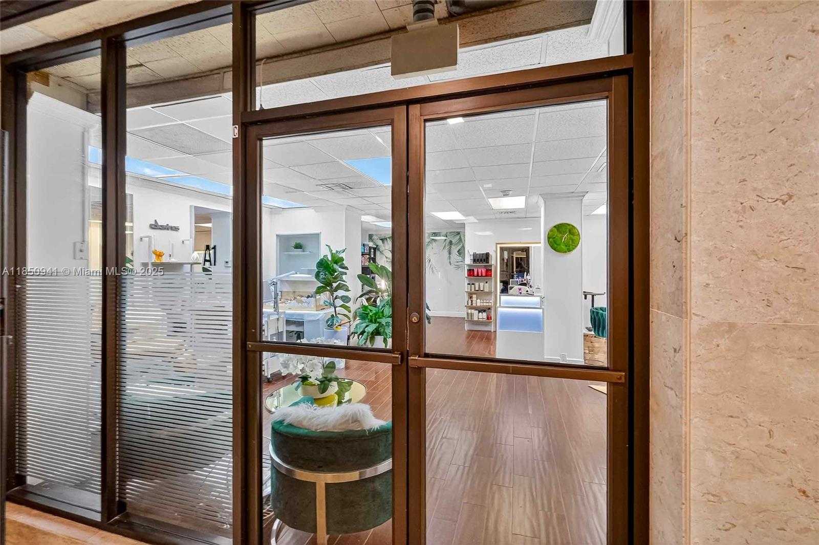 Small Image of 300 BAYVIEW DR #1616, Sunny Isles Beach Number 33