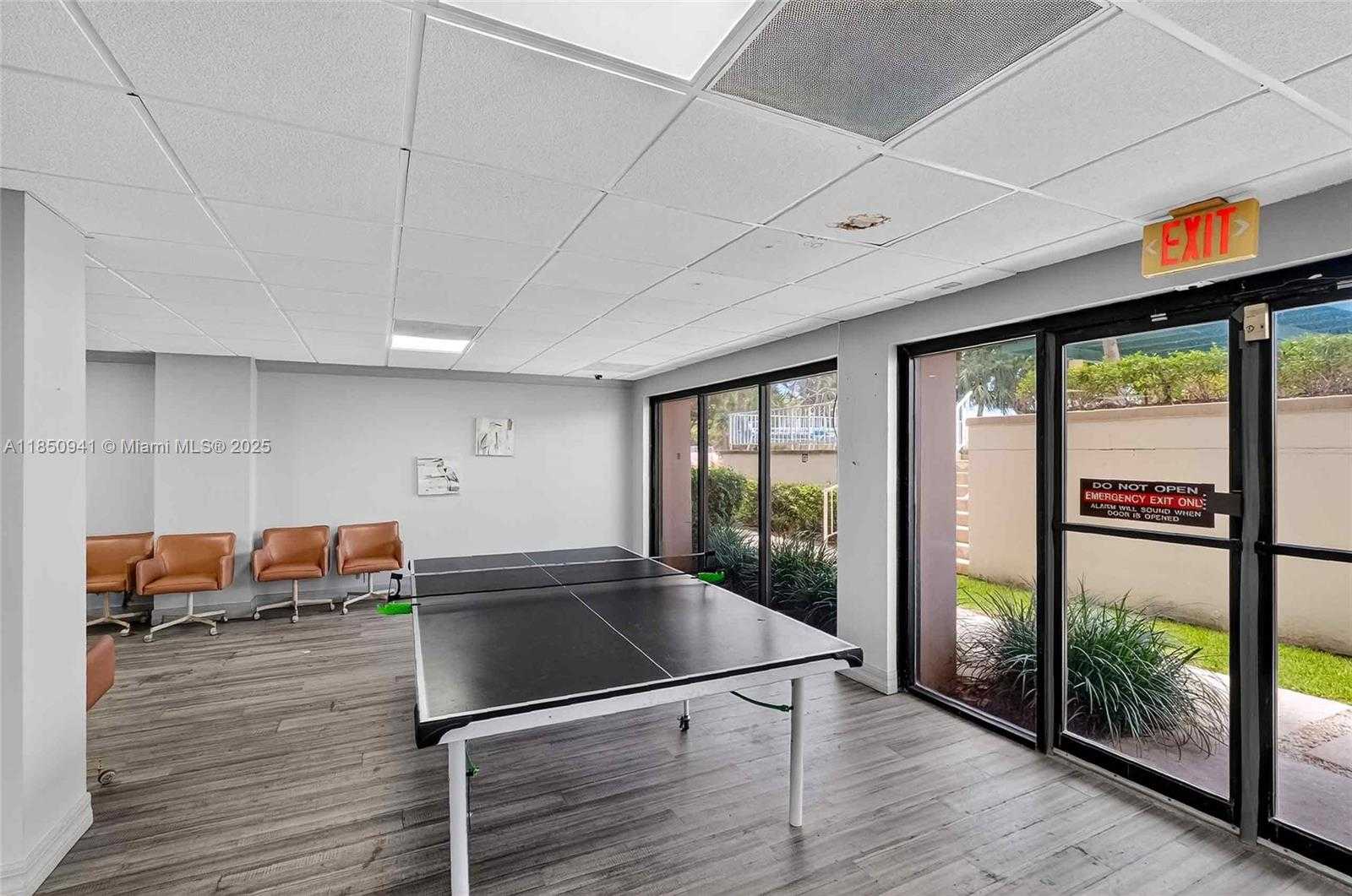 Small Image of 300 BAYVIEW DR #1616, Sunny Isles Beach Number 39