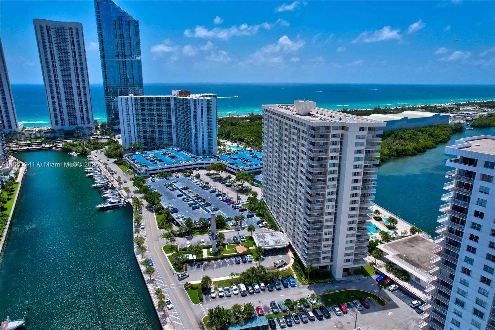 Small Image of 300 BAYVIEW DR #1616, Sunny Isles Beach Number 46