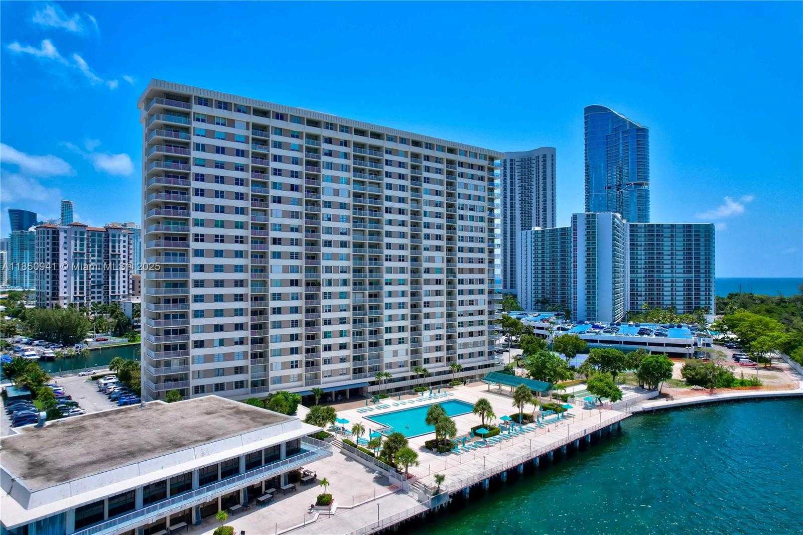 Small Image of 300 BAYVIEW DR #1616, Sunny Isles Beach Number 51