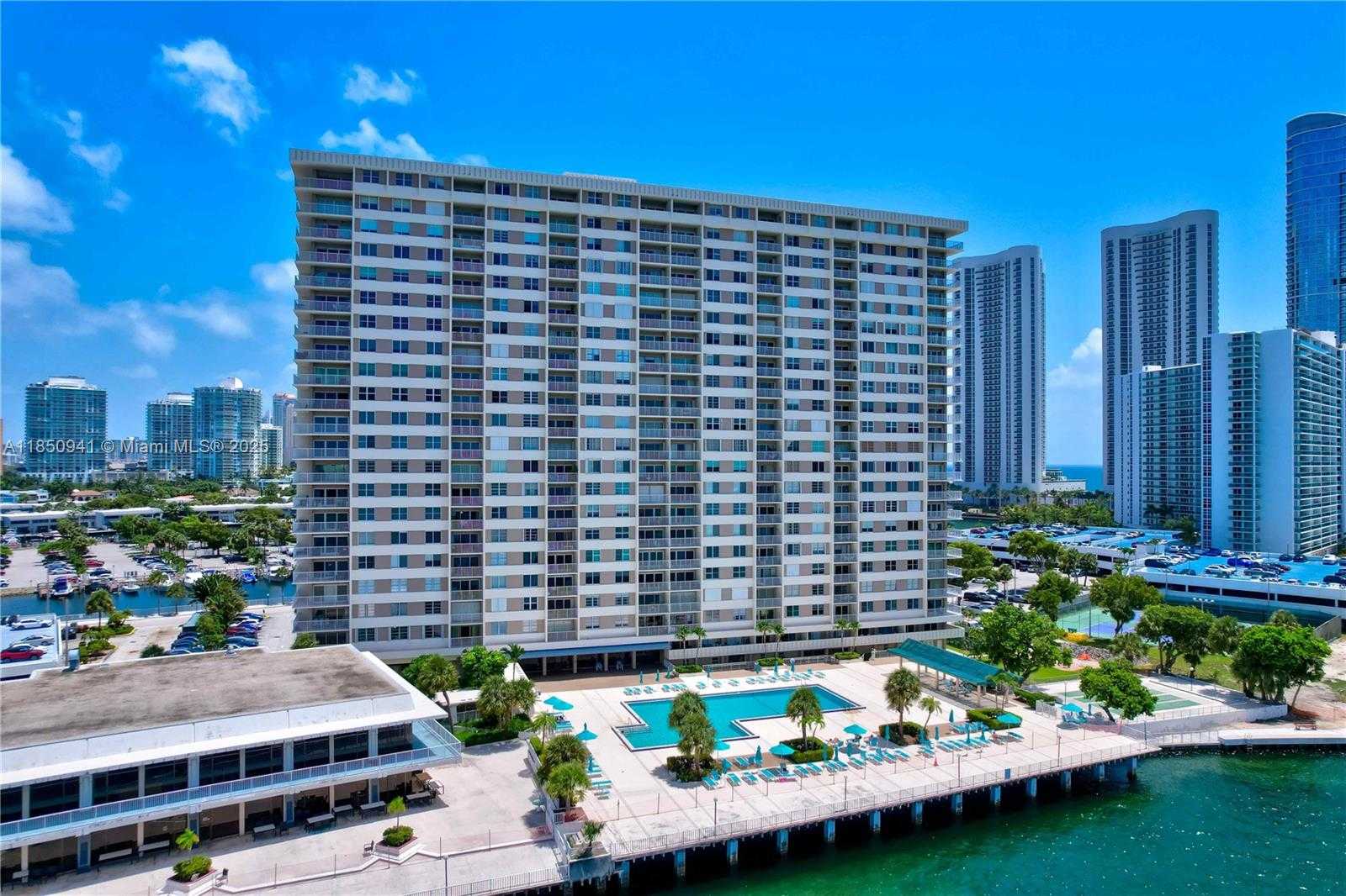 Small Image of 300 BAYVIEW DR #1616, Sunny Isles Beach Number 52