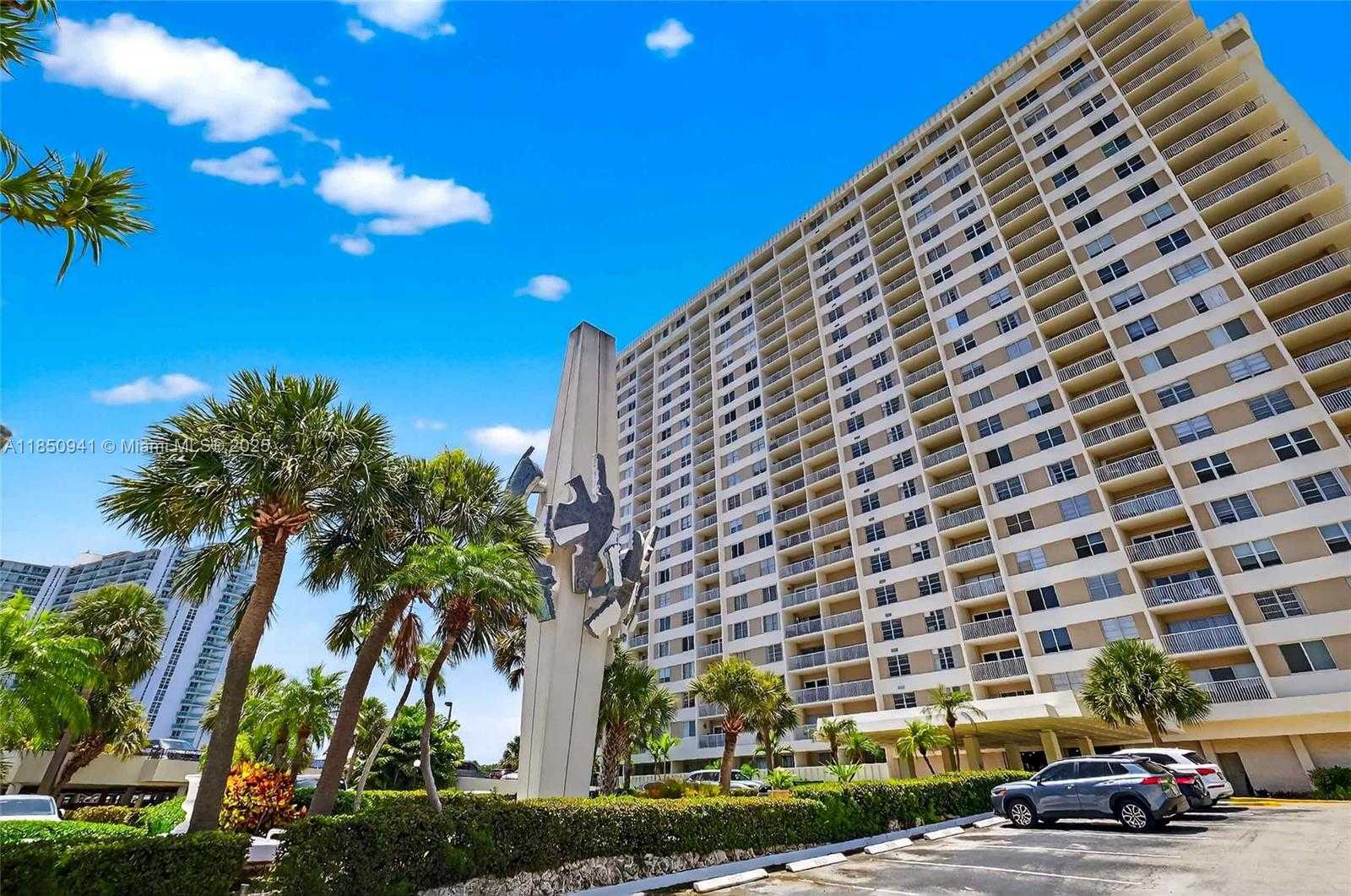 Small Image of 300 BAYVIEW DR #1616, Sunny Isles Beach Number 57