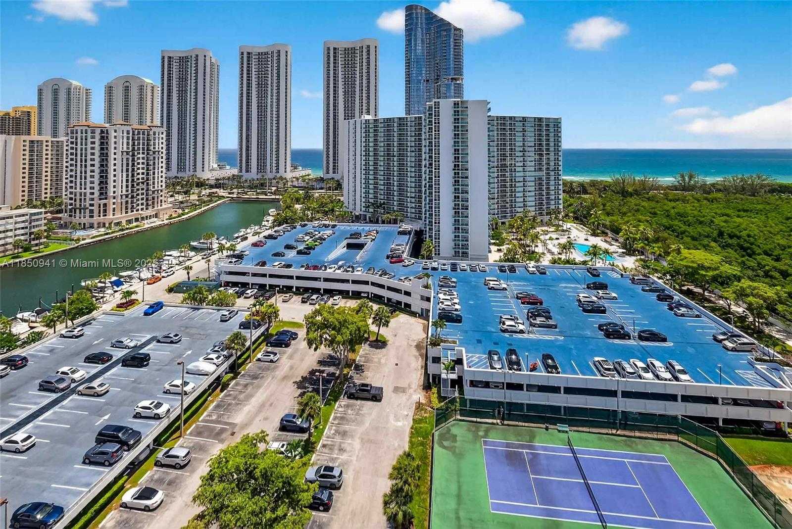 Small Image of 300 BAYVIEW DR #1616, Sunny Isles Beach Number 58