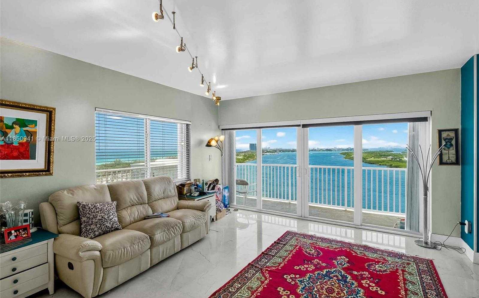 Small Image of 300 BAYVIEW DR #1616, Sunny Isles Beach Number 6