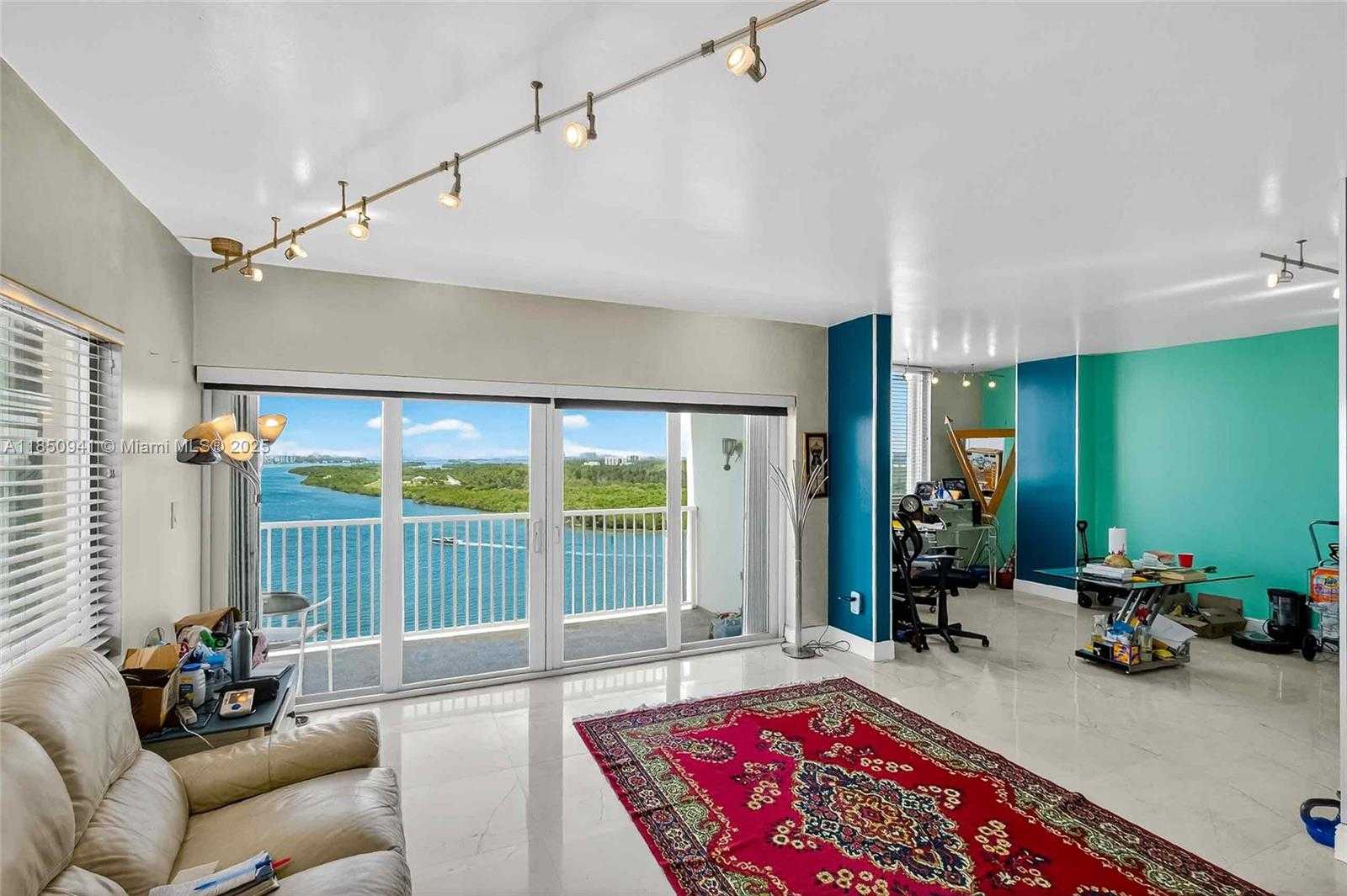 Small Image of 300 BAYVIEW DR #1616, Sunny Isles Beach Number 7