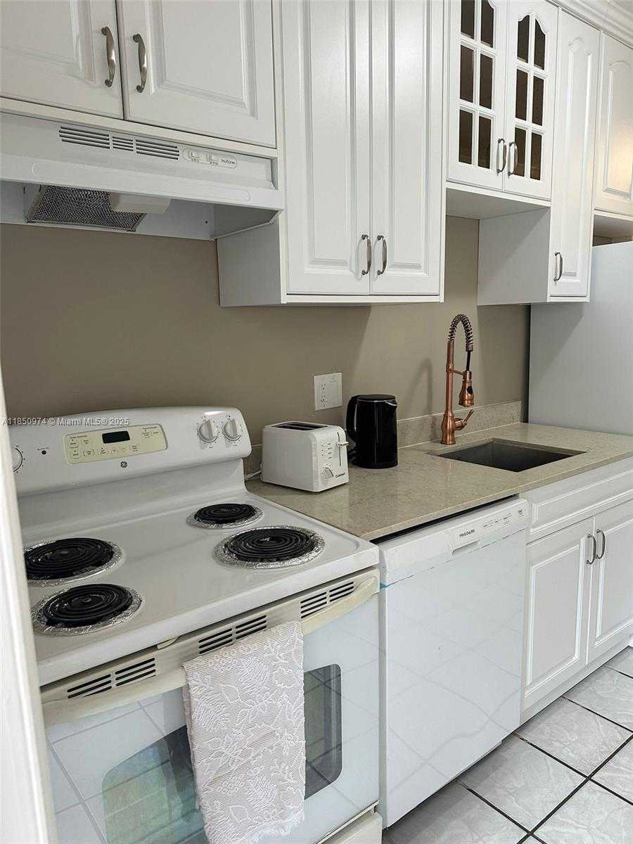 Small Image of 2600 SOUTH OCEAN DR #S113, Hollywood Number 5