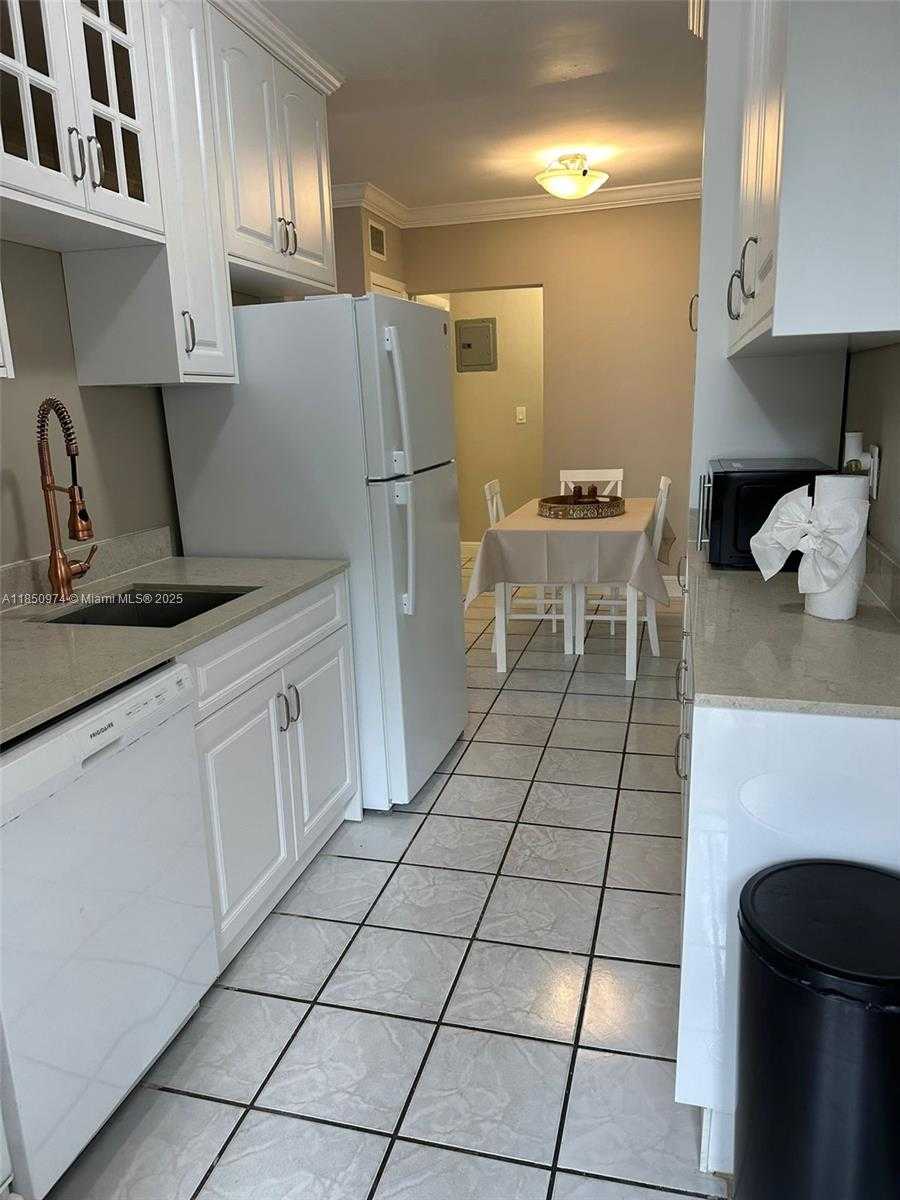 Small Image of 2600 SOUTH OCEAN DR #S113, Hollywood Number 6