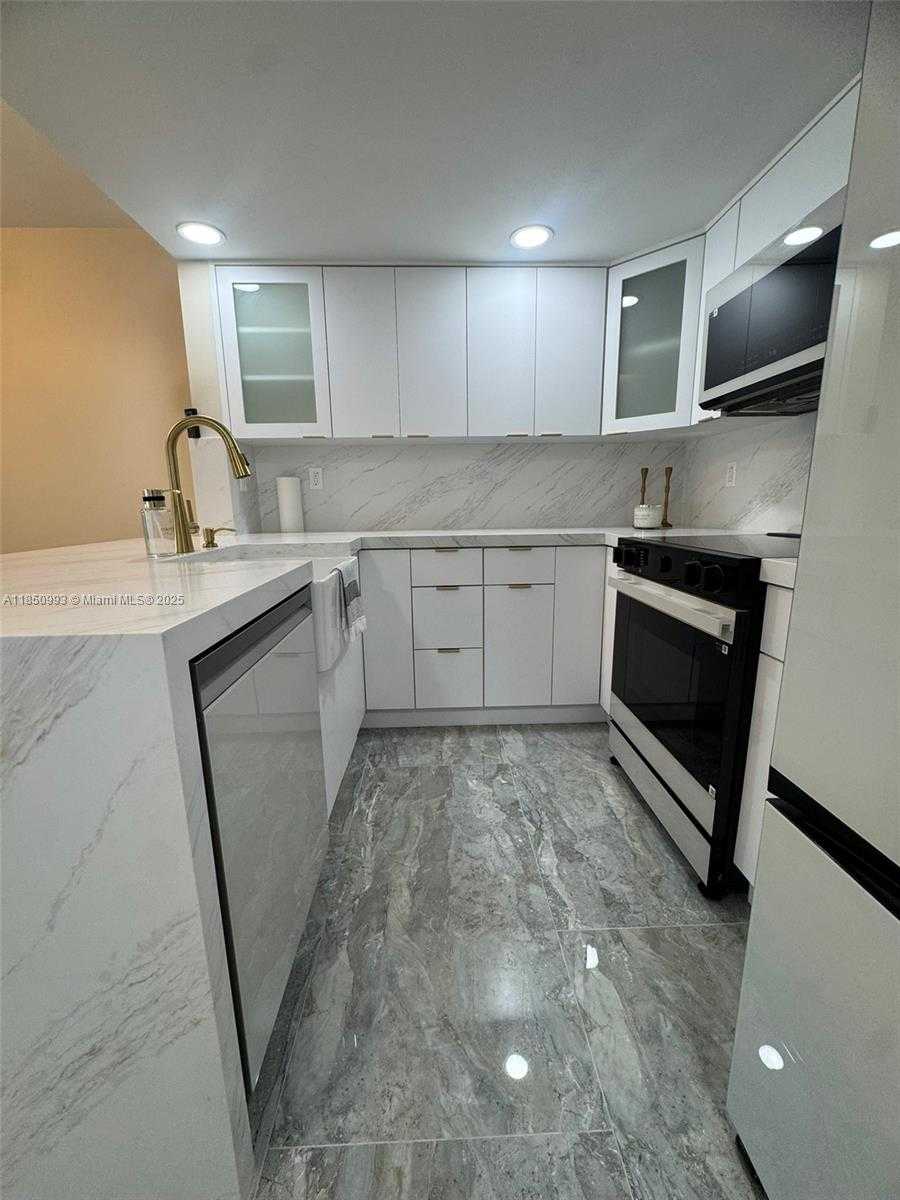 Small Image of 4520 SOUTH WEST 68TH CT CIR #30-5, Miami Number 10
