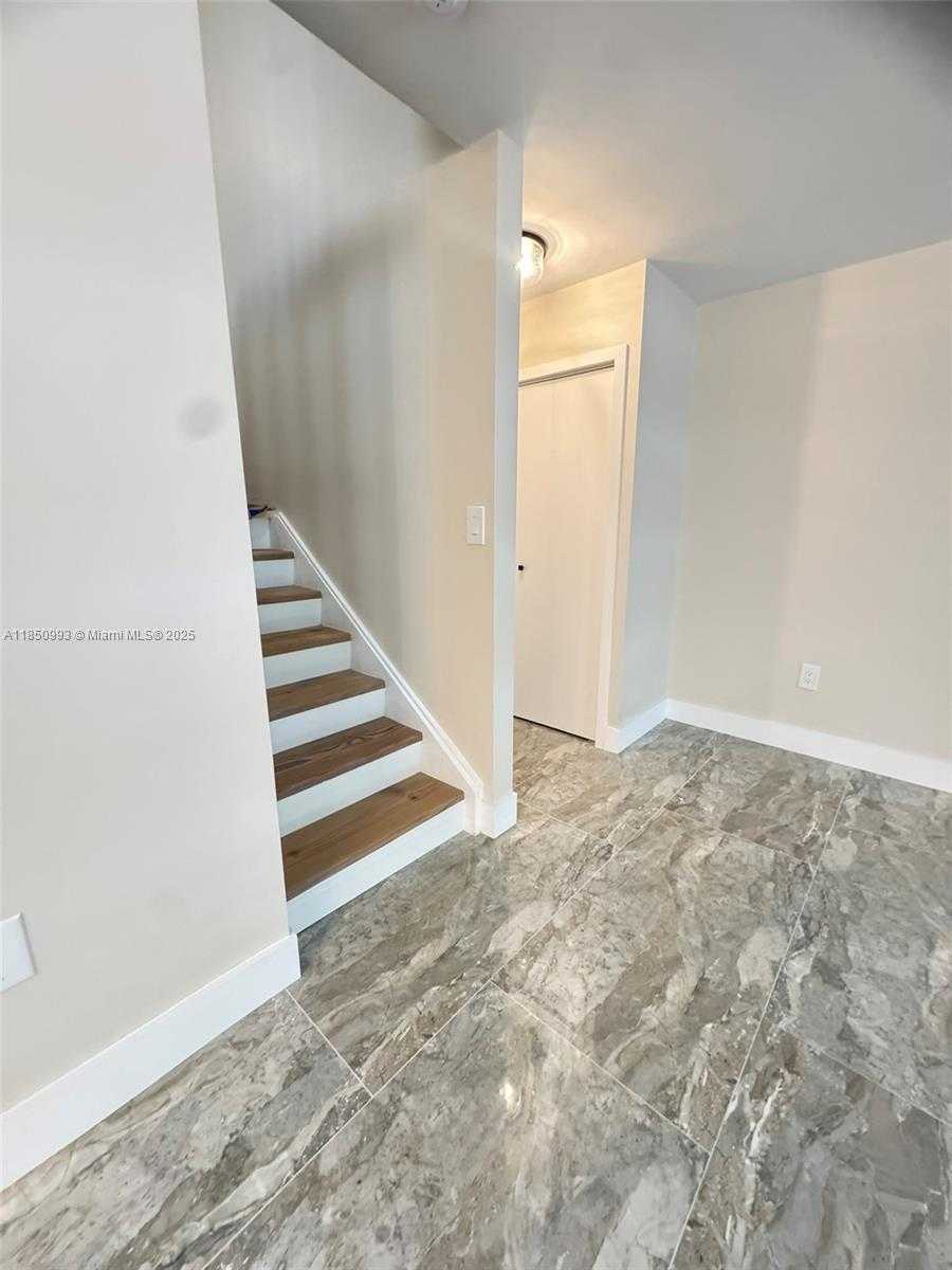 Small Image of 4520 SOUTH WEST 68TH CT CIR #30-5, Miami Number 16