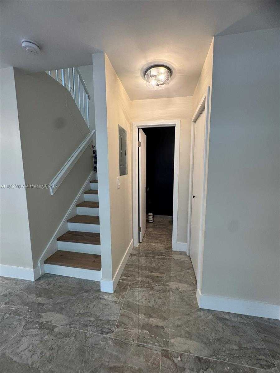 Small Image of 4520 SOUTH WEST 68TH CT CIR #30-5, Miami Number 17
