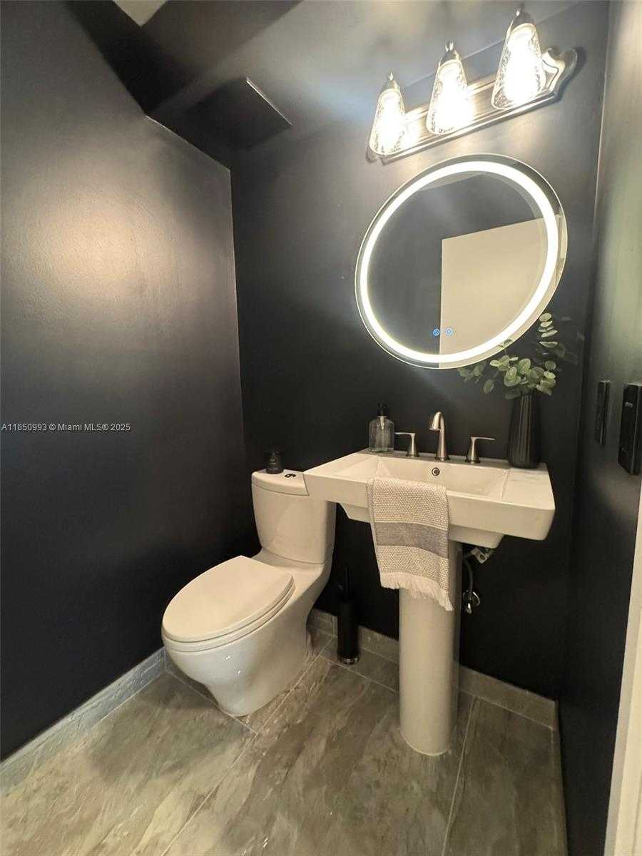 Small Image of 4520 SOUTH WEST 68TH CT CIR #30-5, Miami Number 19