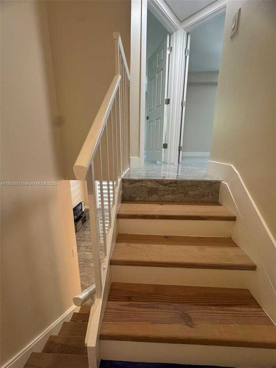 Small Image of 4520 SOUTH WEST 68TH CT CIR #30-5, Miami Number 22