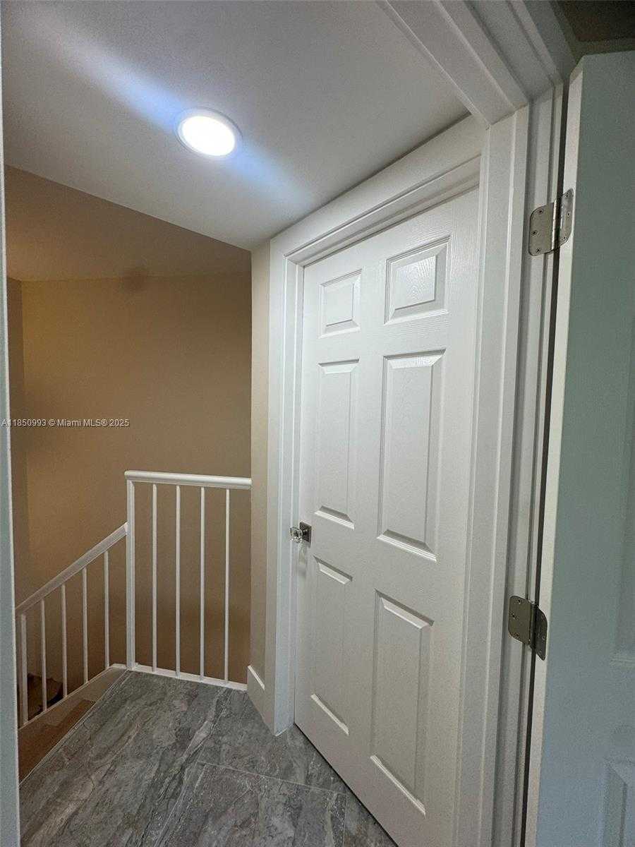 Small Image of 4520 SOUTH WEST 68TH CT CIR #30-5, Miami Number 23