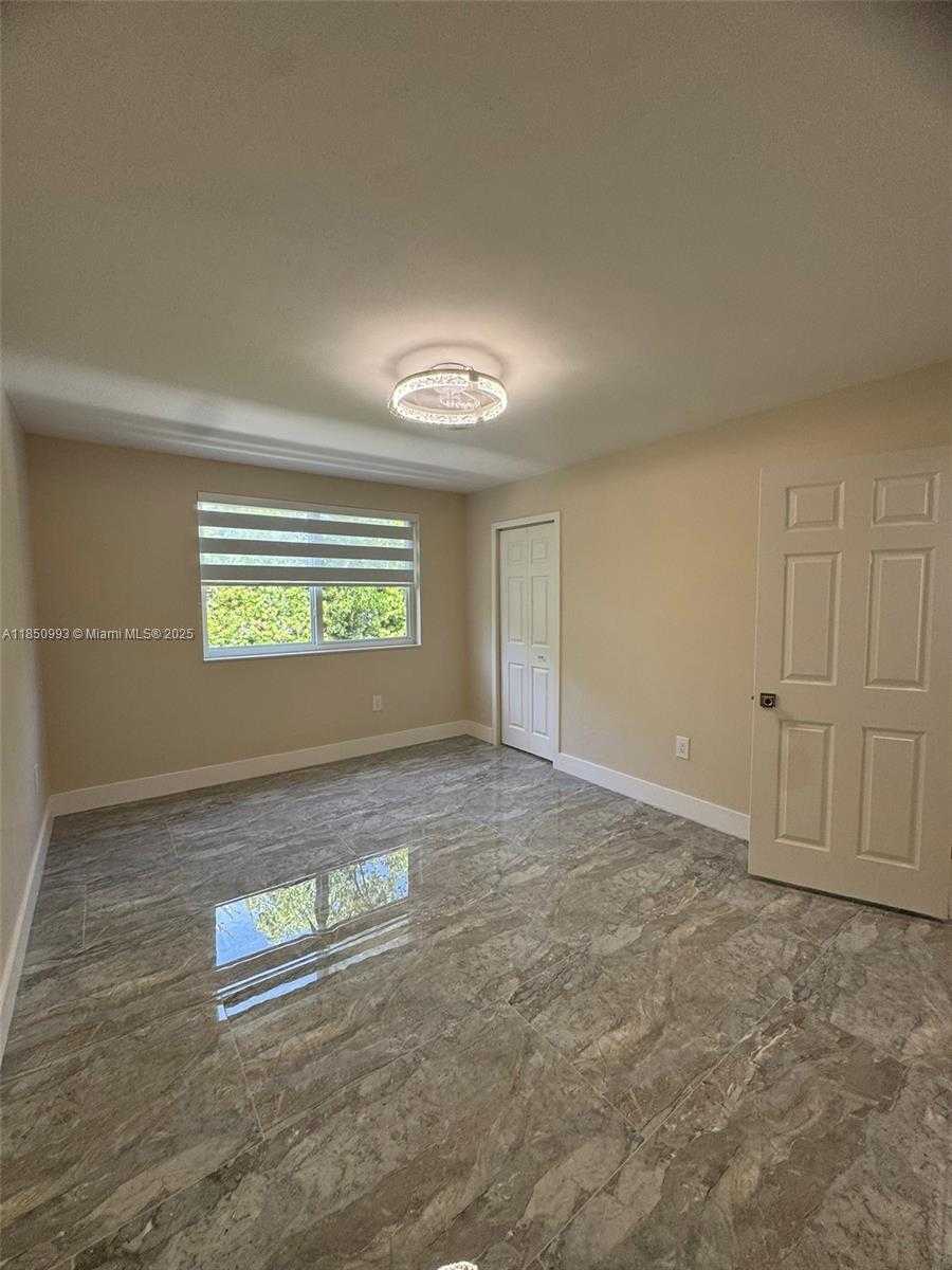 Small Image of 4520 SOUTH WEST 68TH CT CIR #30-5, Miami Number 25