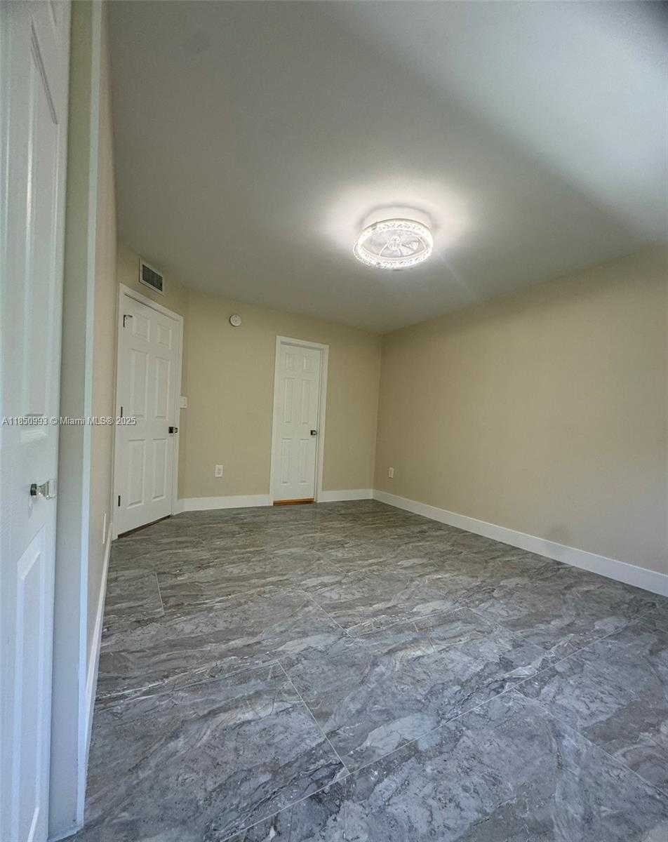Small Image of 4520 SOUTH WEST 68TH CT CIR #30-5, Miami Number 26