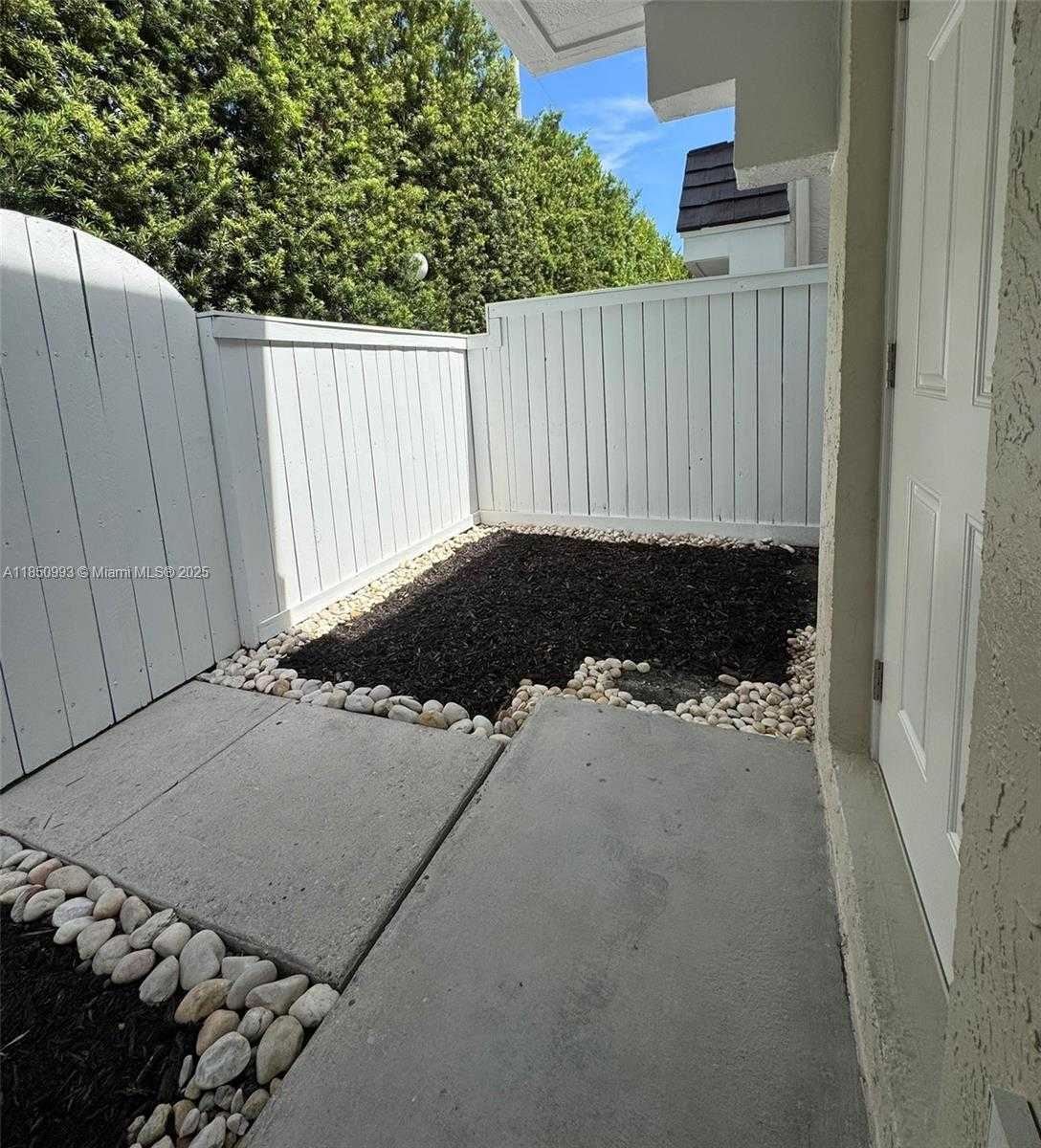 Small Image of 4520 SOUTH WEST 68TH CT CIR #30-5, Miami Number 3