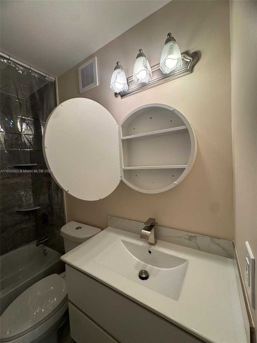 Small Image of 4520 SOUTH WEST 68TH CT CIR #30-5, Miami Number 32