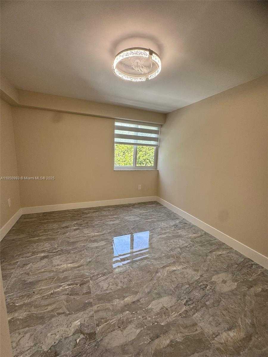 Small Image of 4520 SOUTH WEST 68TH CT CIR #30-5, Miami Number 33