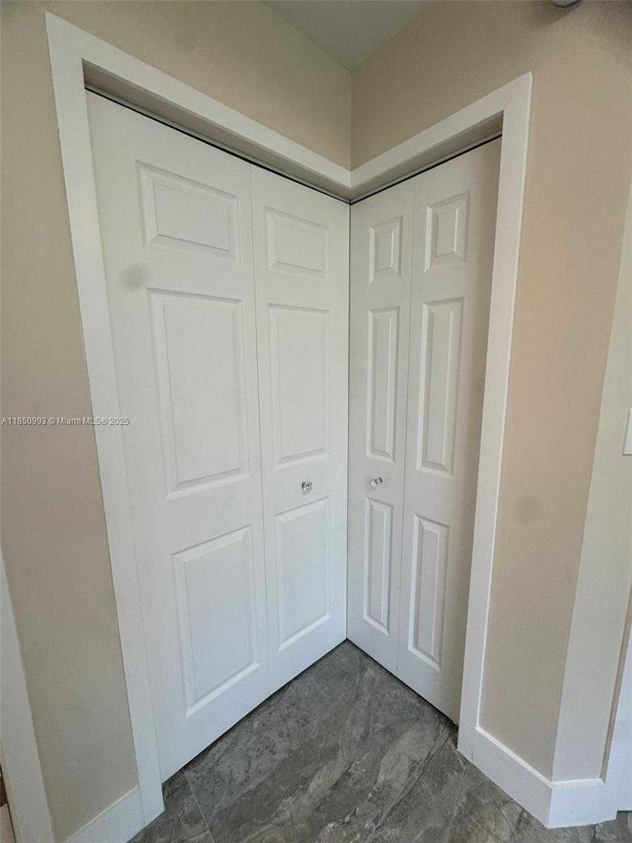 Small Image of 4520 SOUTH WEST 68TH CT CIR #30-5, Miami Number 38