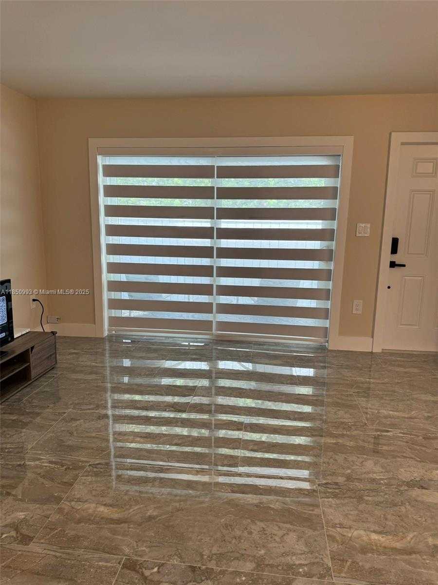 Small Image of 4520 SOUTH WEST 68TH CT CIR #30-5, Miami Number 6